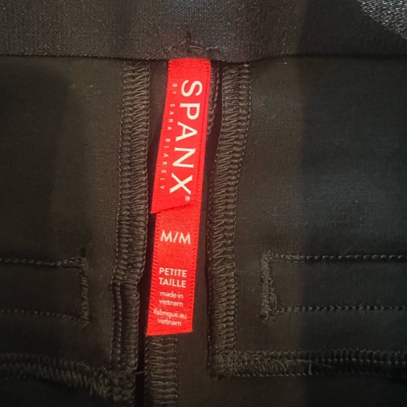 Spanx Women's Black Slim Fit Pants- Medium Petite New With Tags - Picture 3 of 5